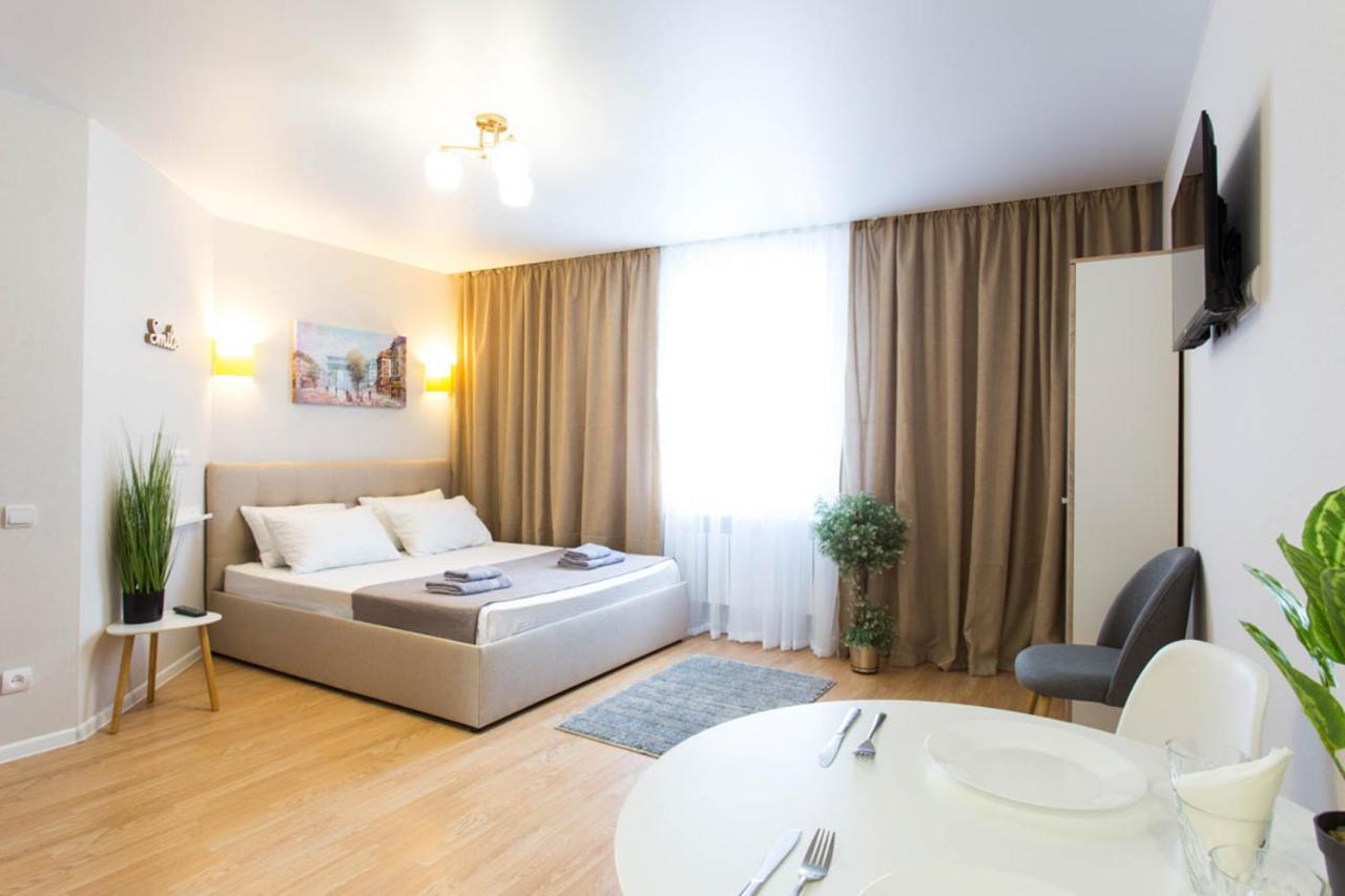 Apartment In The City Center - Gimnasiyna Naberezhna 24A-1 Kharkov Ngoại thất bức ảnh