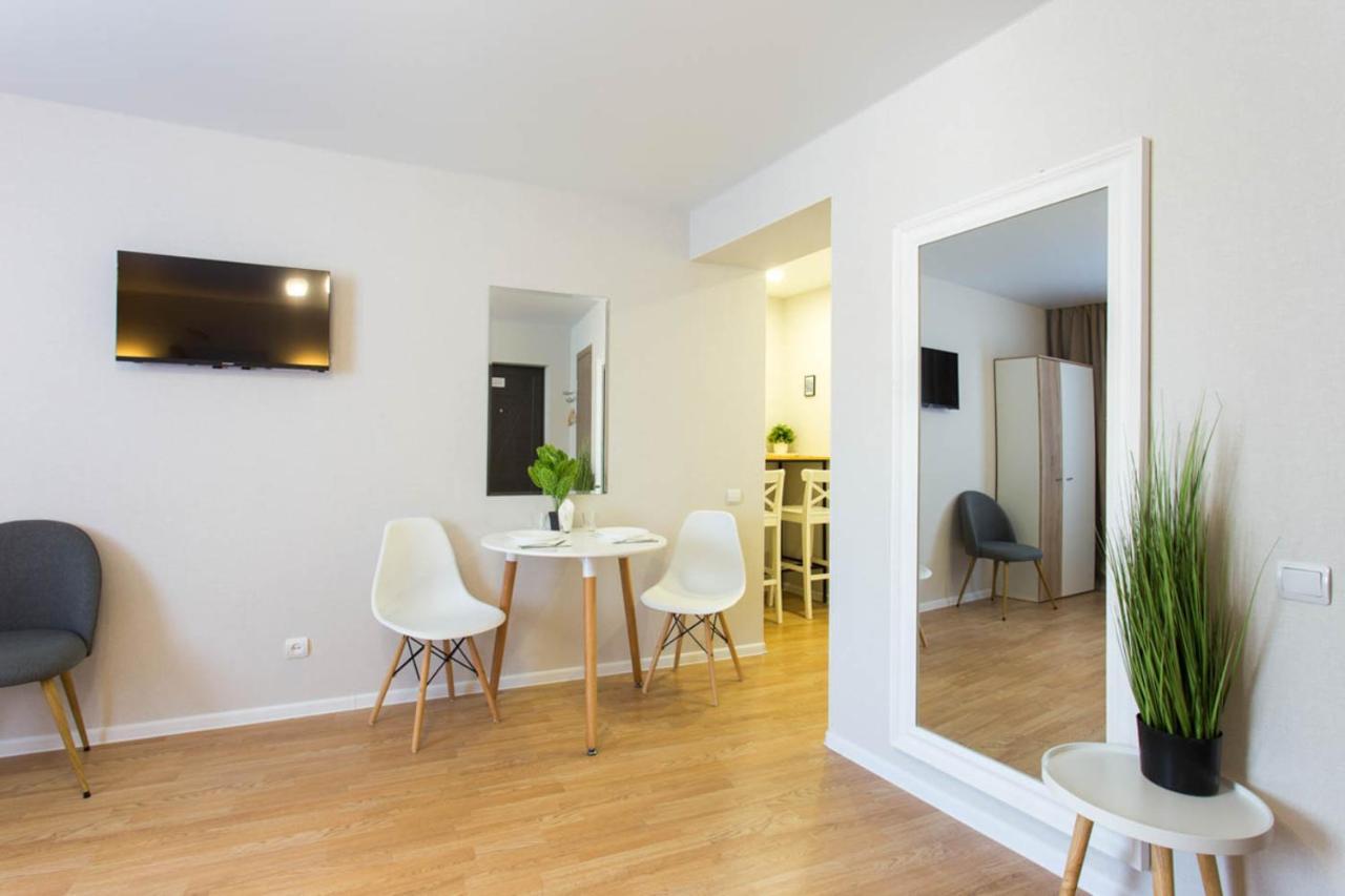 Apartment In The City Center - Gimnasiyna Naberezhna 24A-1 Kharkov Ngoại thất bức ảnh