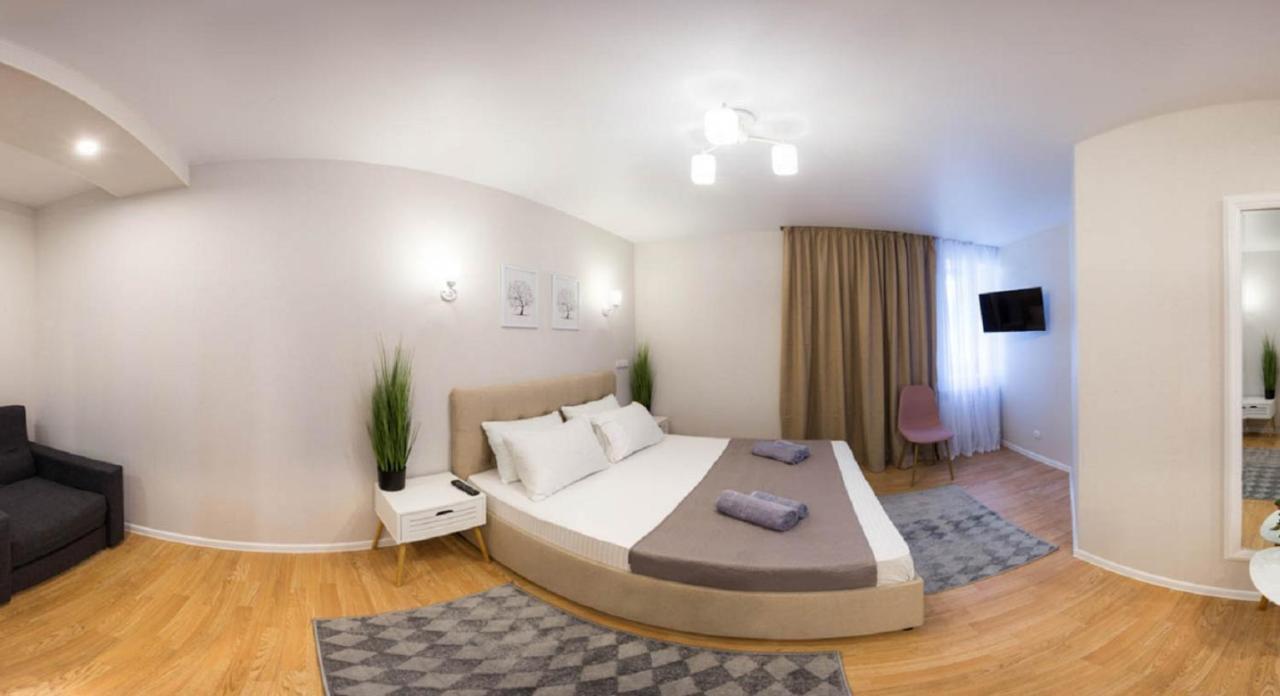 Apartment In The City Center - Gimnasiyna Naberezhna 24A-1 Kharkov Ngoại thất bức ảnh