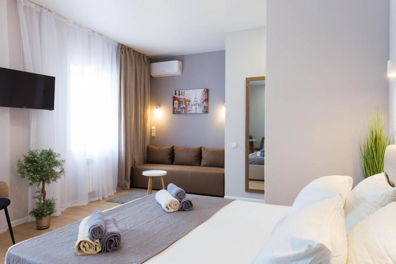 Apartment In The City Center - Gimnasiyna Naberezhna 24A-1 Kharkov Ngoại thất bức ảnh