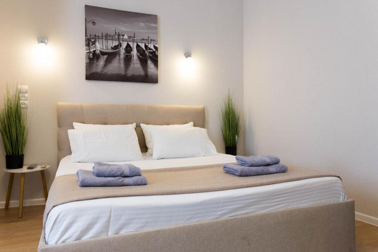 Apartment In The City Center - Gimnasiyna Naberezhna 24A-1 Kharkov Ngoại thất bức ảnh