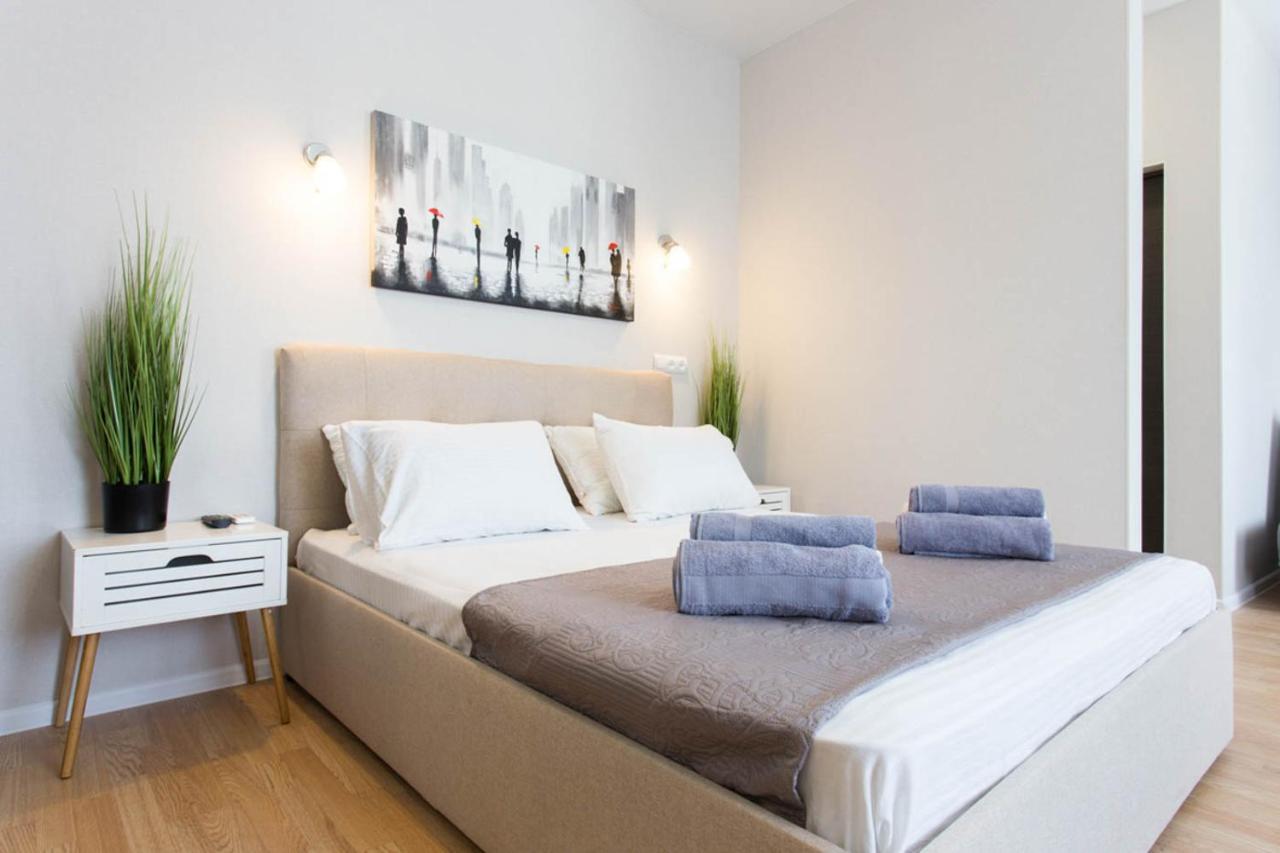 Apartment In The City Center - Gimnasiyna Naberezhna 24A-1 Kharkov Ngoại thất bức ảnh
