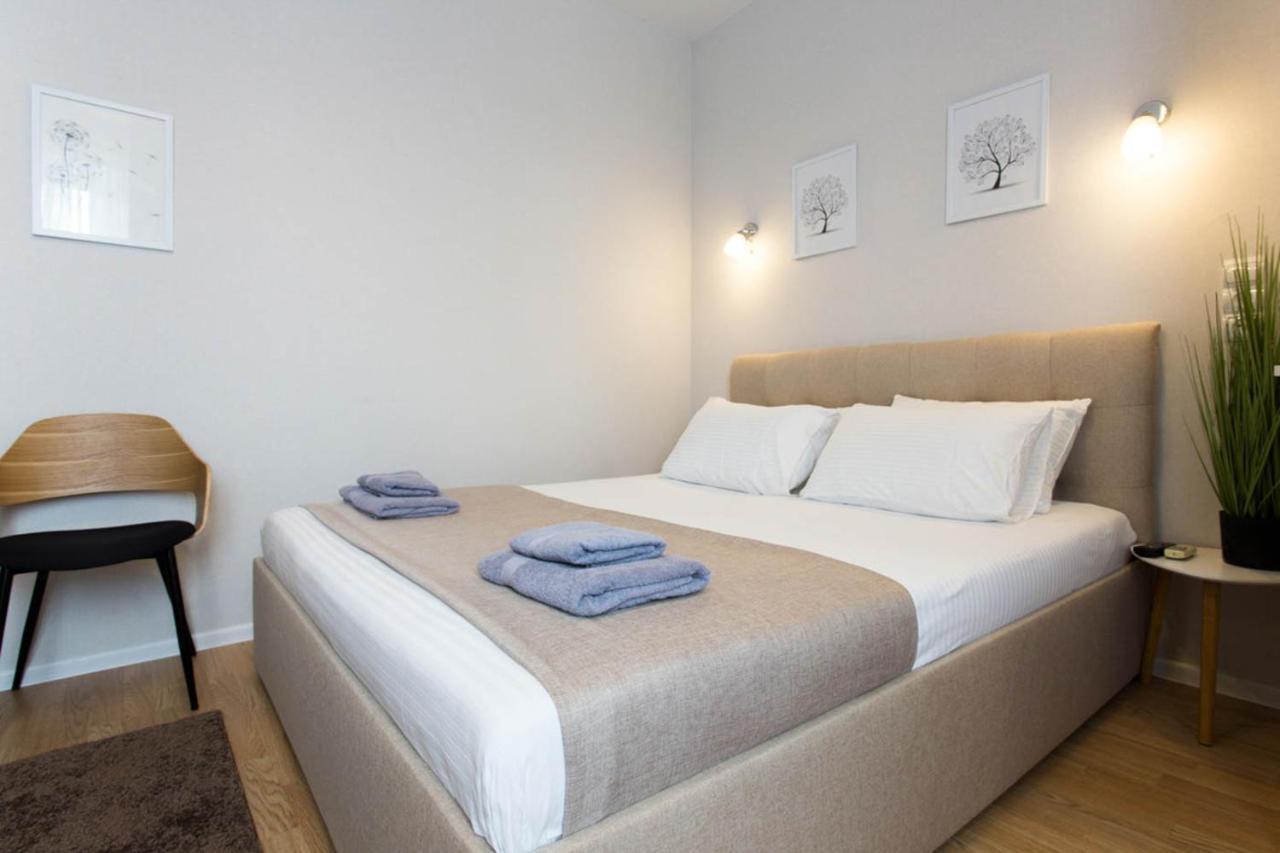 Apartment In The City Center - Gimnasiyna Naberezhna 24A-1 Kharkov Ngoại thất bức ảnh