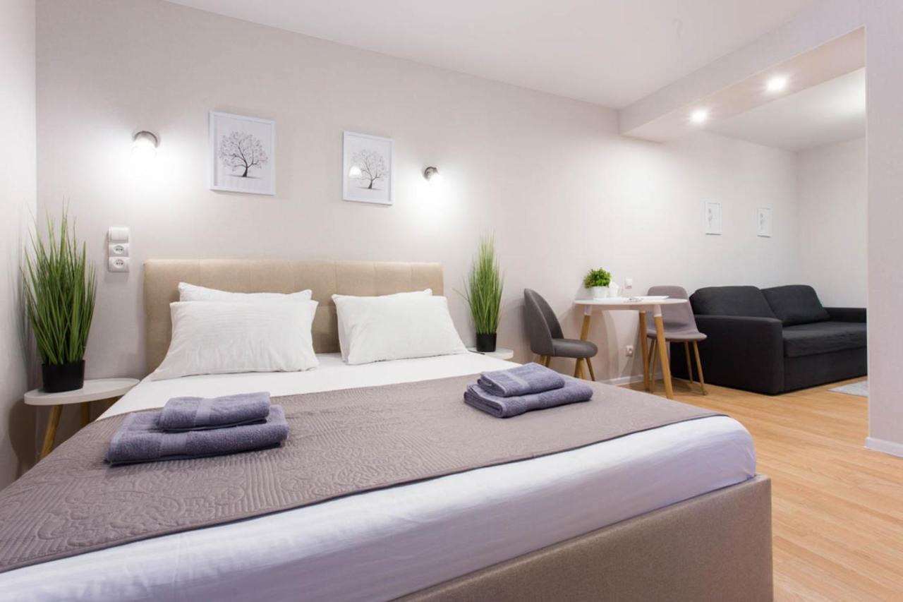 Apartment In The City Center - Gimnasiyna Naberezhna 24A-1 Kharkov Ngoại thất bức ảnh