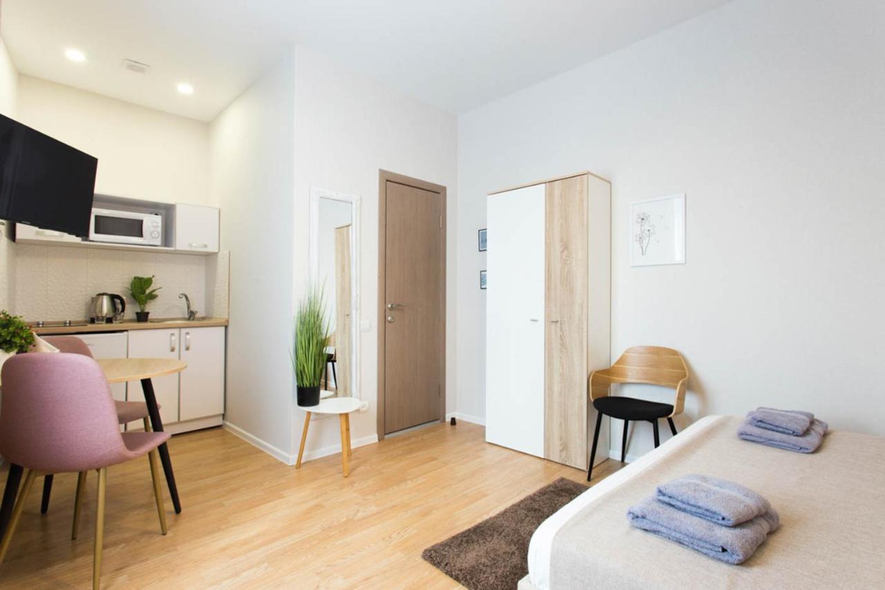Apartment In The City Center - Gimnasiyna Naberezhna 24A-1 Kharkov Ngoại thất bức ảnh
