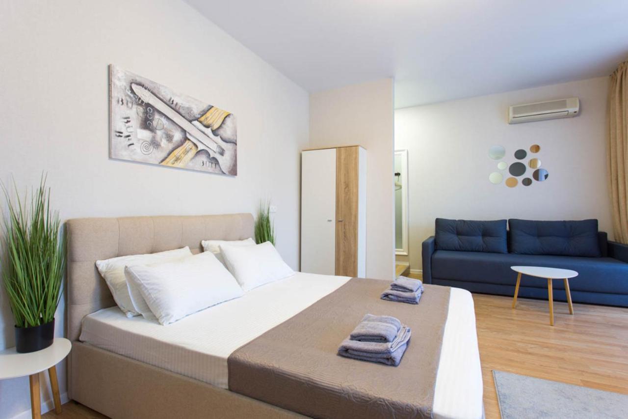 Apartment In The City Center - Gimnasiyna Naberezhna 24A-1 Kharkov Ngoại thất bức ảnh