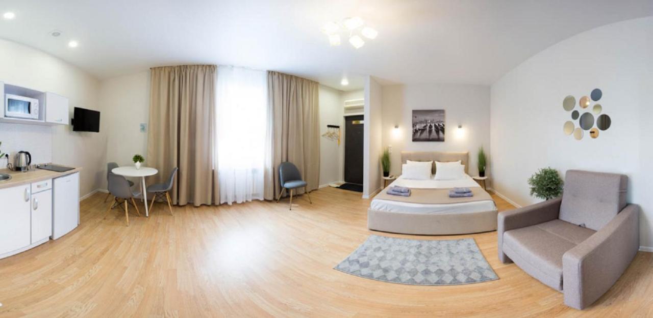 Apartment In The City Center - Gimnasiyna Naberezhna 24A-1 Kharkov Ngoại thất bức ảnh