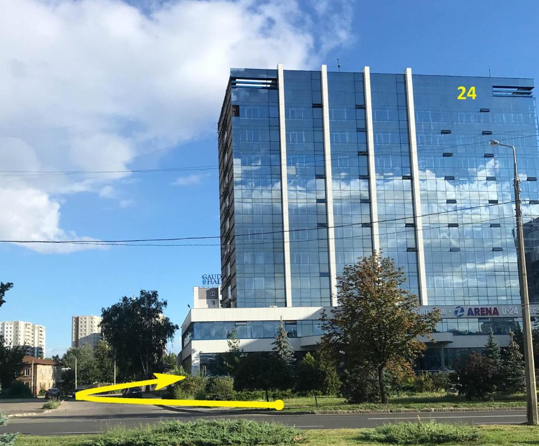 Apartment In The City Center - Gimnasiyna Naberezhna 24A-1 Kharkov Ngoại thất bức ảnh